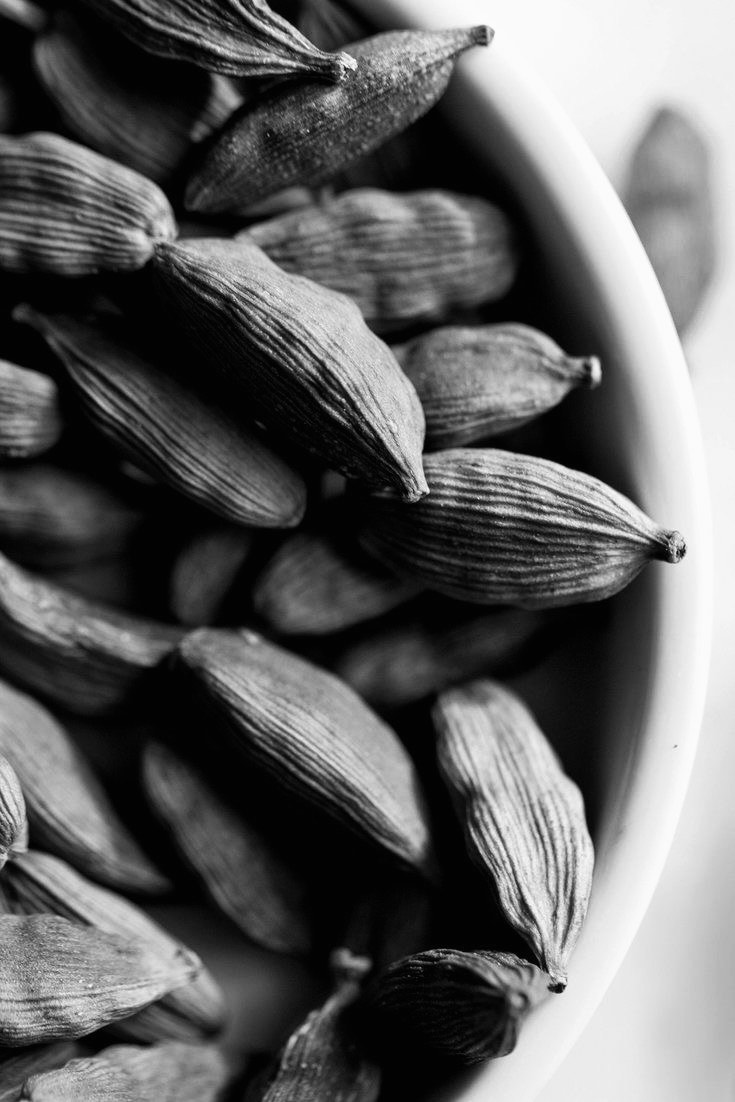 iluris Lab Hand & Body Wash – Ginger & Smoky Cardamom 490 ml - Image 3